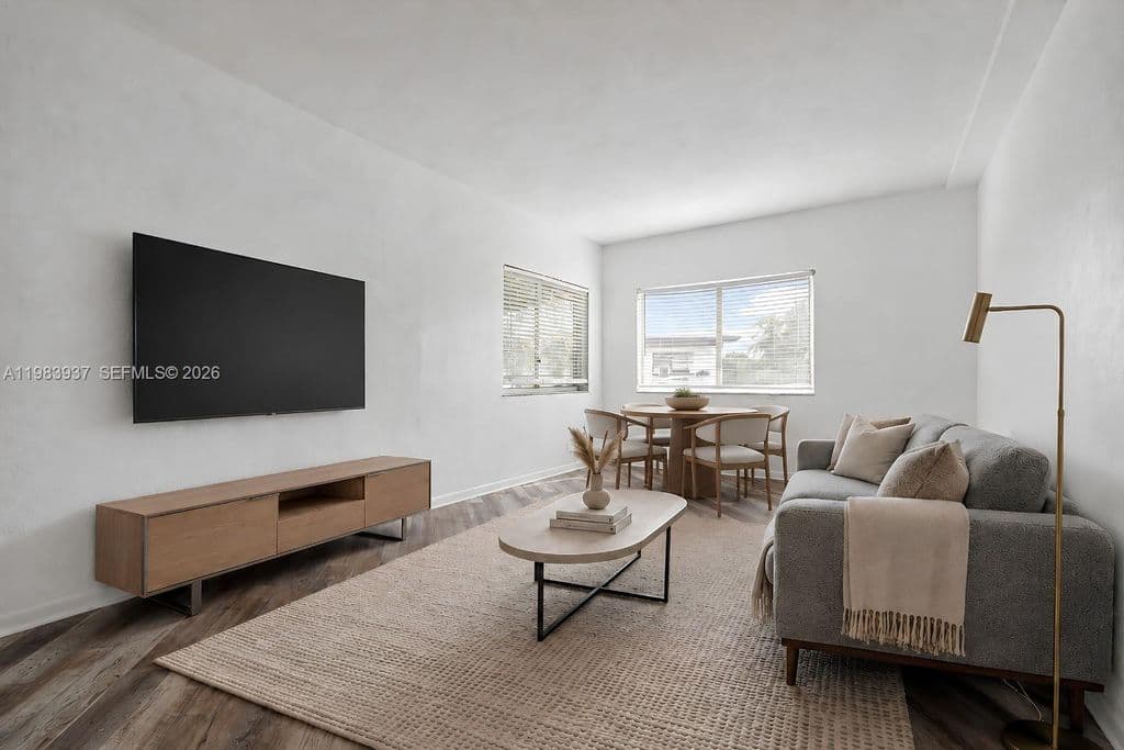 1+1 Condo — 1185 Marseille Dr APT 202