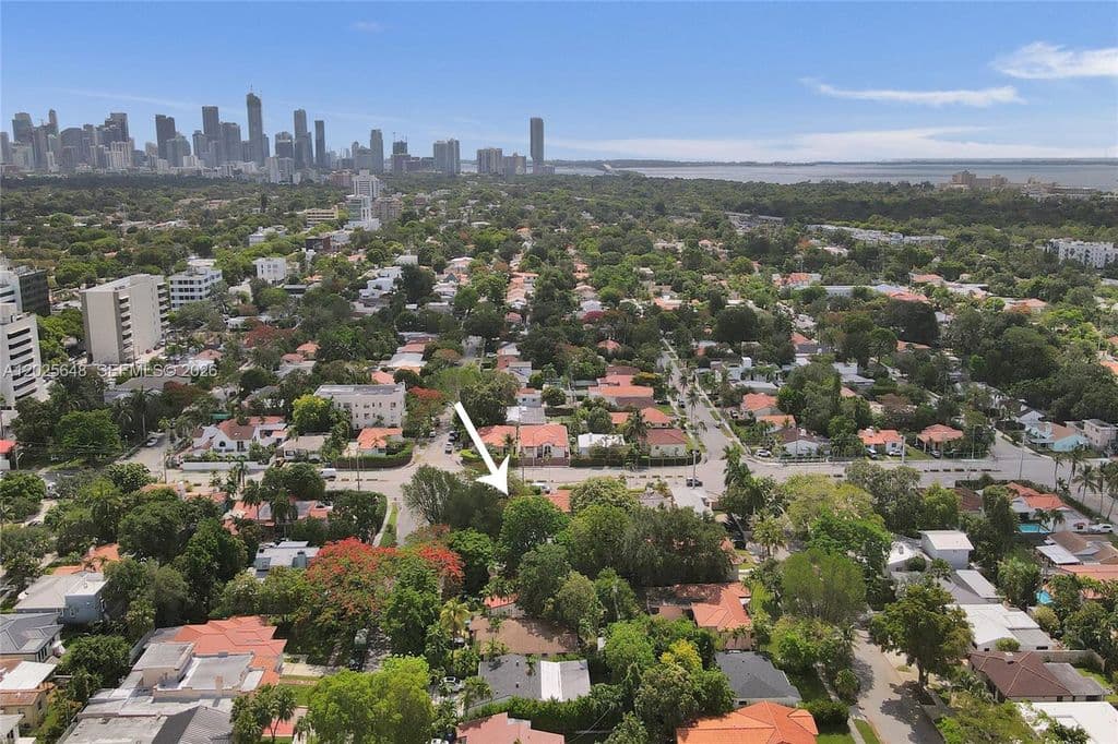 4-bedroom Single-Family Home — 2300 SW 22nd Ave