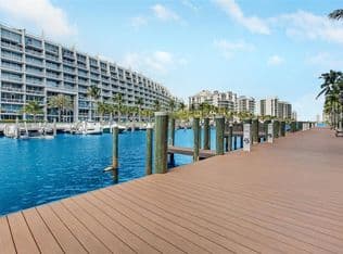 2-bedroom Condo — 3001 NE 185th St APT 610, Aventura, 33180