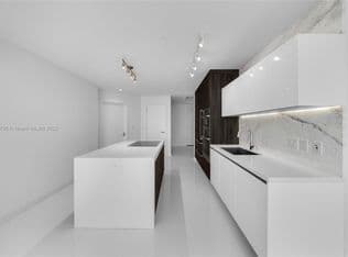 1+1 Condo — 851 NE 1st Ave #2106, Miami, 33132