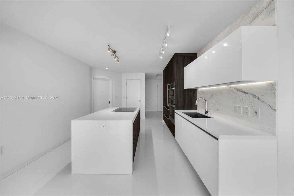 1+1 Condo — 851 NE 1st Ave #2106