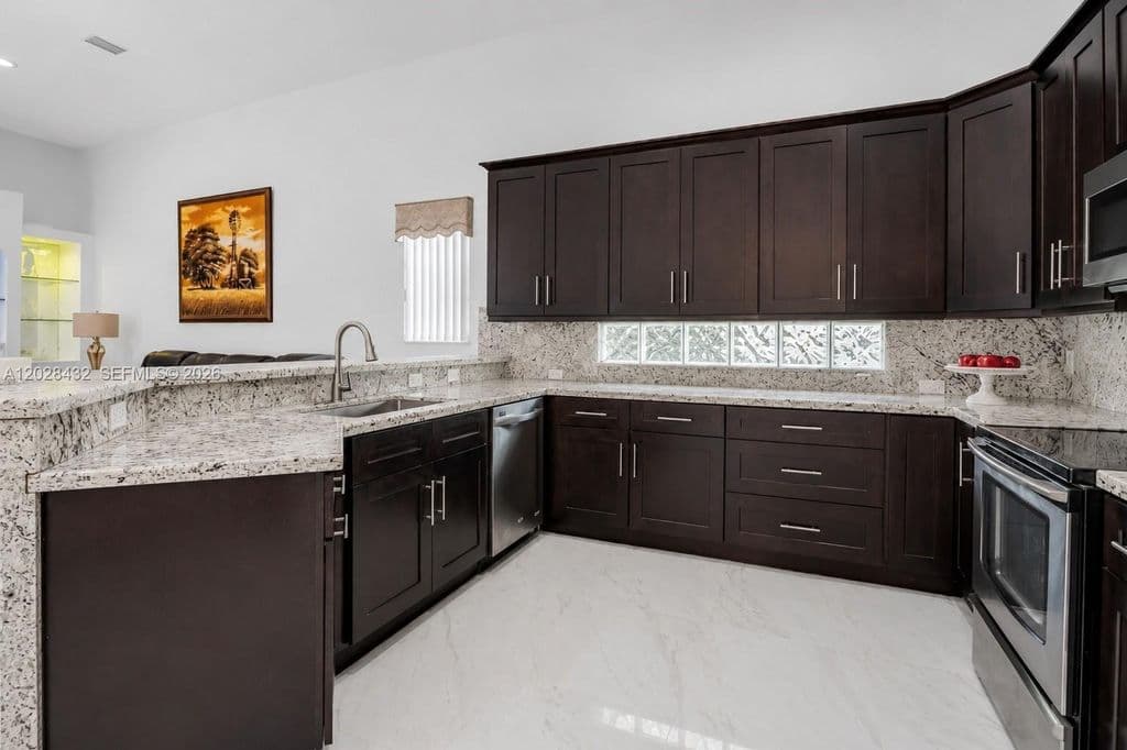 5+1 Müstakil ev — 3852 Oak Ridge Cir