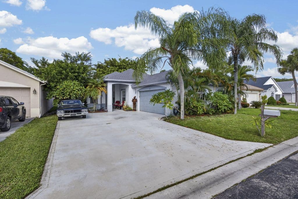4-bedroom Single-Family Home — 1480 Lake Breeze Drive