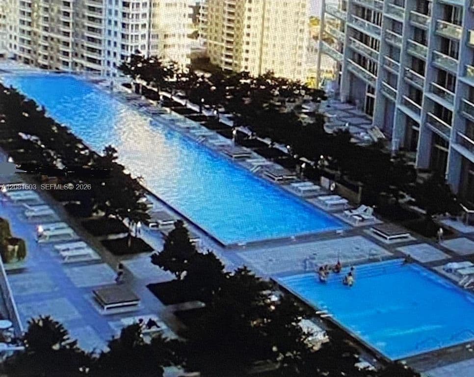 Condo — 475 Brickell Ave APT 4910