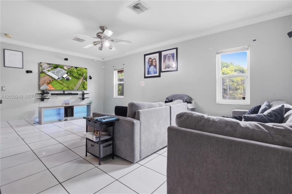 4+1 Müstakil ev — 1630 NW 124th St