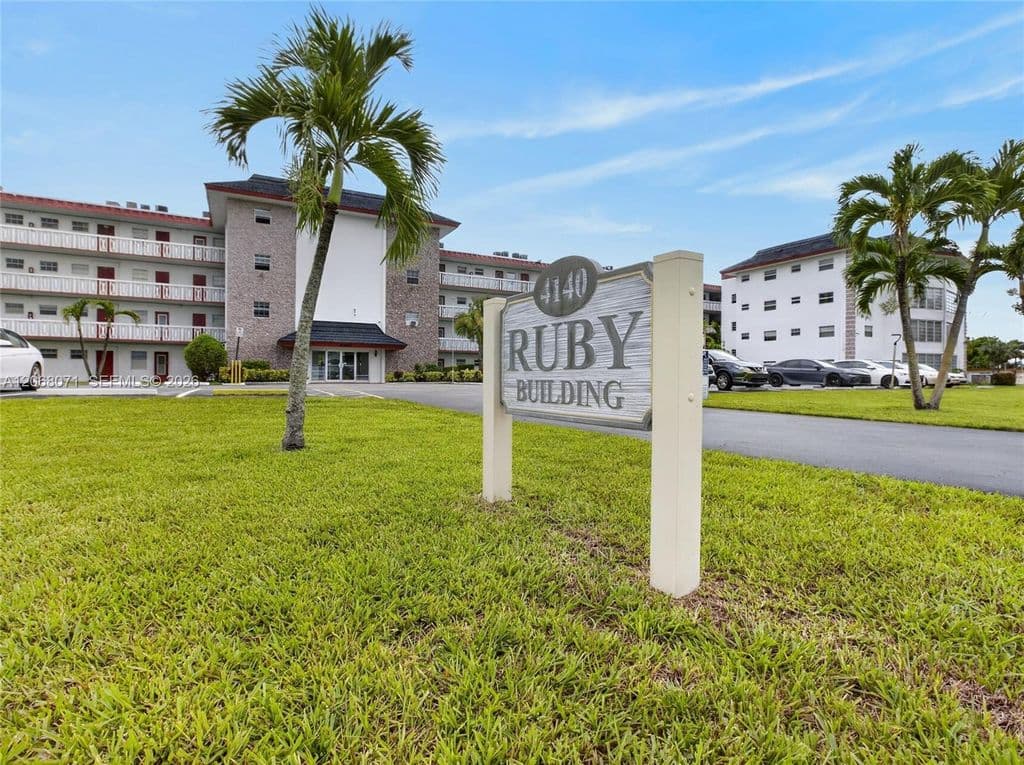 2-bedroom Condo — 4140 NW 44th Ave APT 408