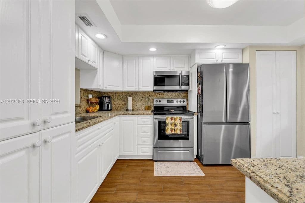 2-bedroom Condo — 1101 Colony Point Cir APT 309