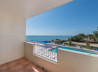 2-bedroom Condo — 3180 S Ocean Dr APT 310, Hallandale, 33009