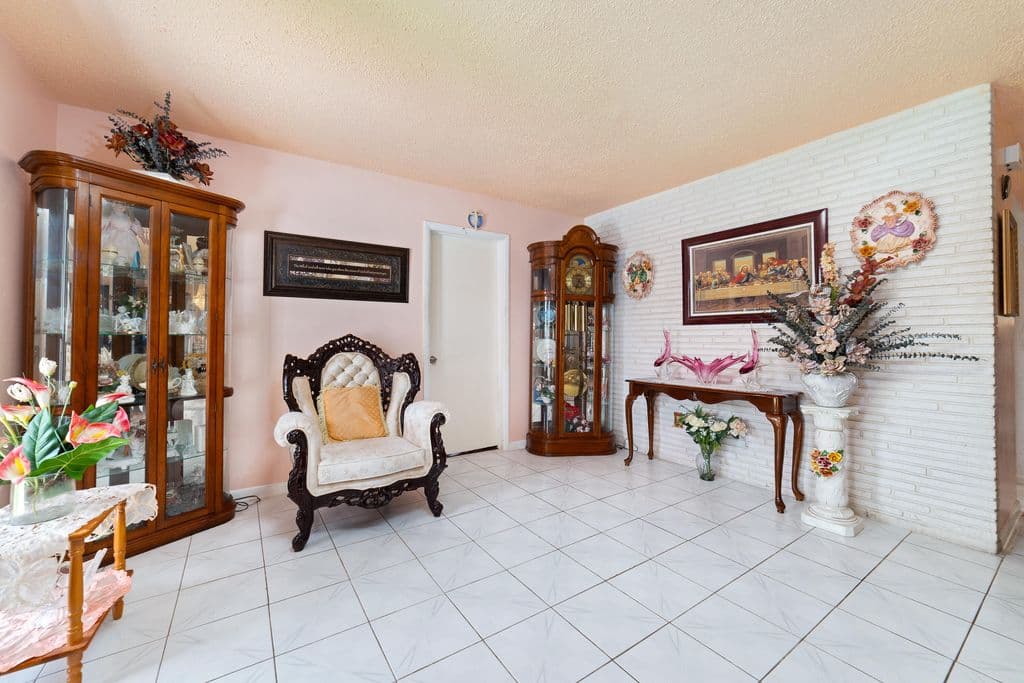 3-bedroom Single-Family Home — 4460 NW 3rd Place