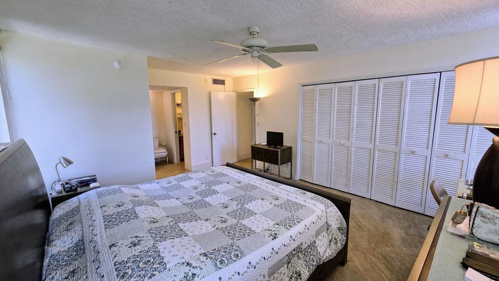 3-bedroom Condo — 3100 N Course Lane #410