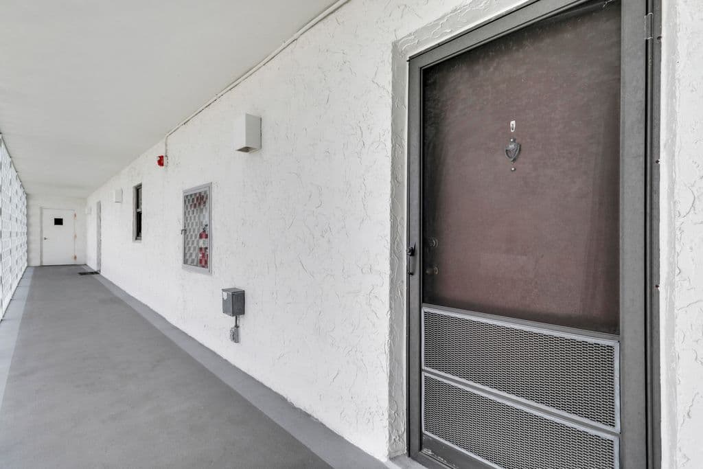 2+1 Condo — 336 Golfview Road #1016