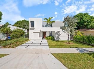 4+1 Müstakil ev — 2127 SW 11th Ter, Miami, 33135