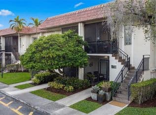 2+1 Condo — 310 Lakeview Dr APT 105, Fort Lauderdale, 33326