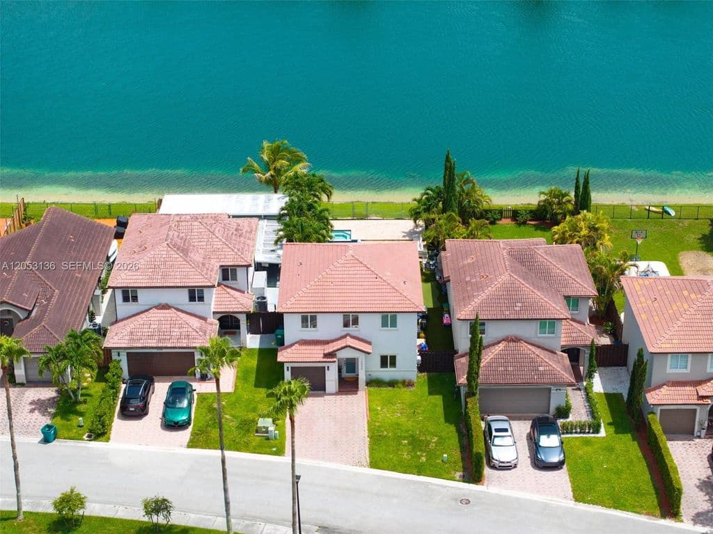 4+1 Müstakil ev — 12050 SW 135th Ter