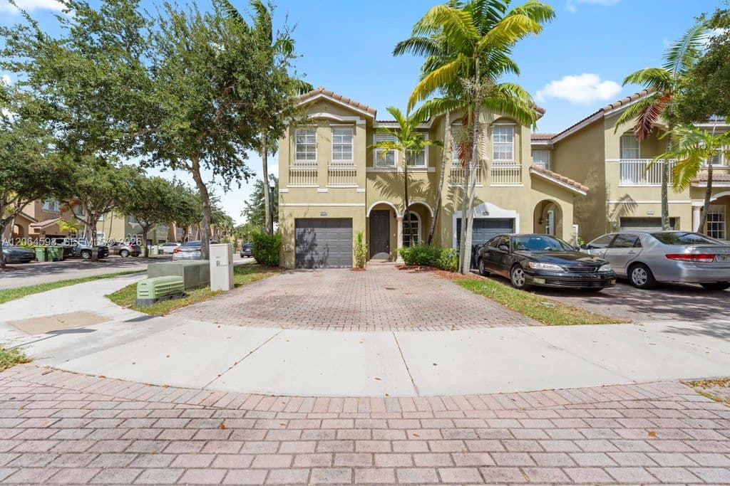 4-bedroom Property — 1417 SE 24th Rd