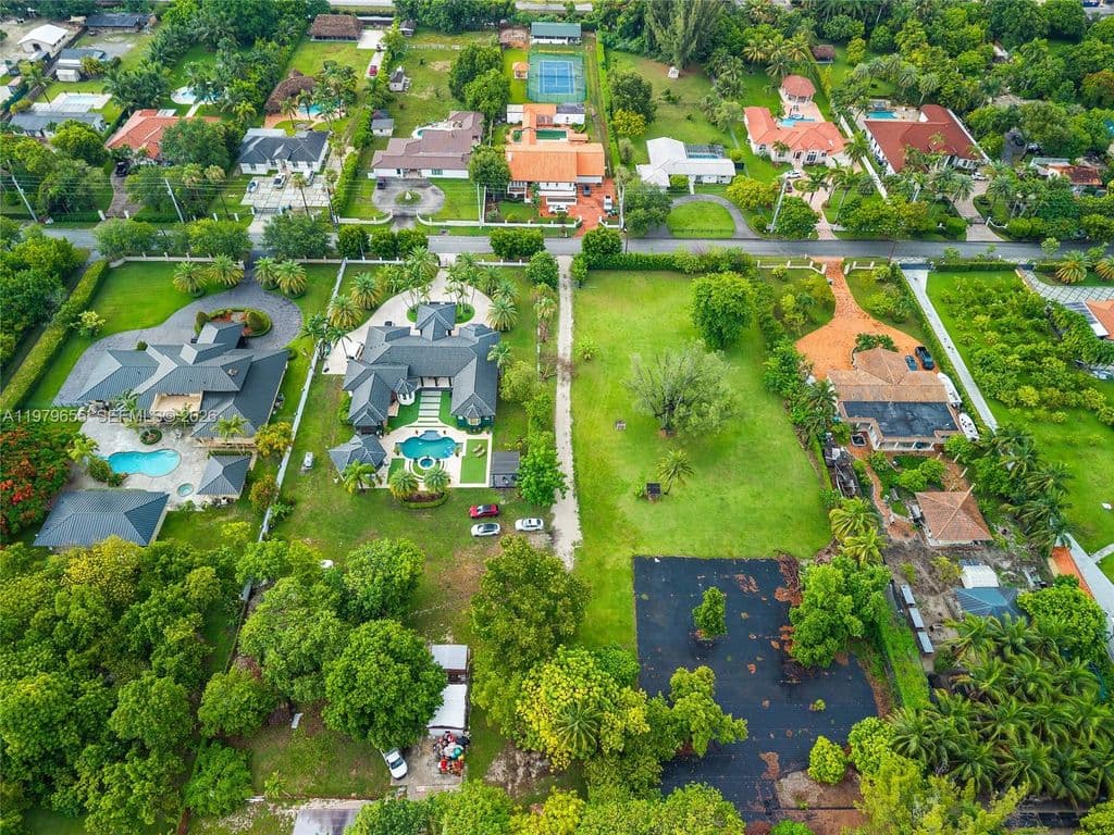 4+1 Müstakil ev — 11950 SW 43rd St