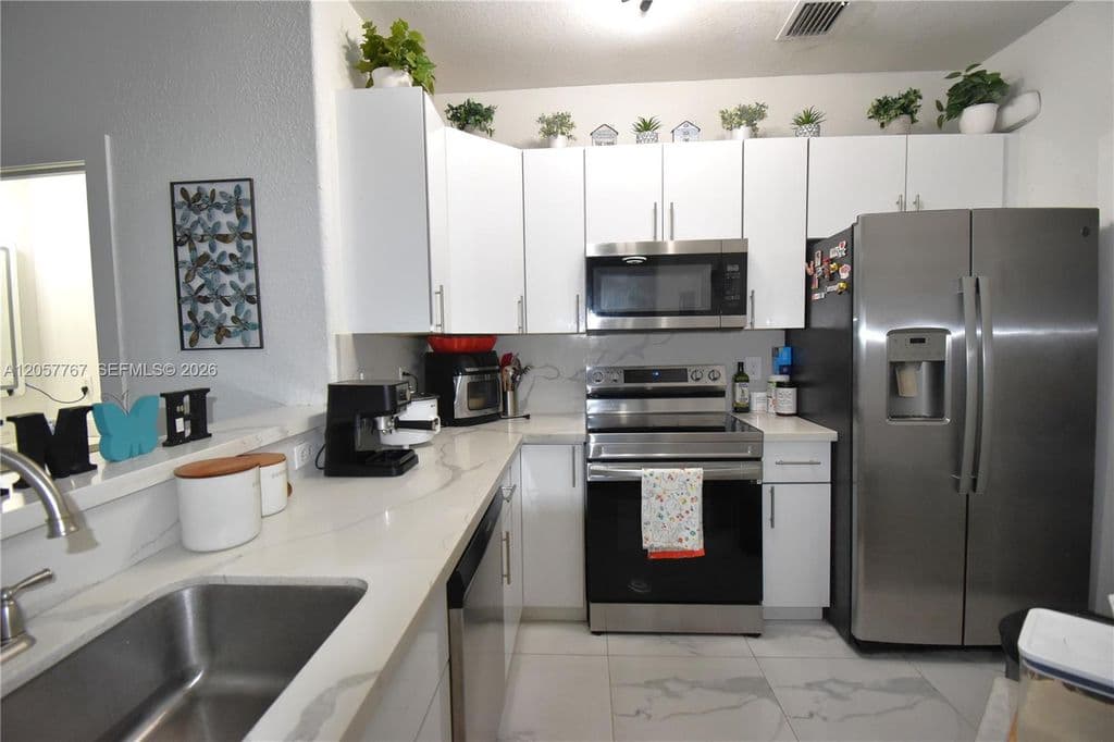 4+1 Mülk — 3818 SW 171st Ter