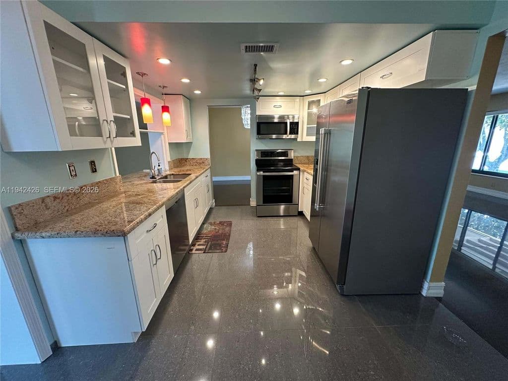 2+1 Müstakil ev — 4701 NW 44th St