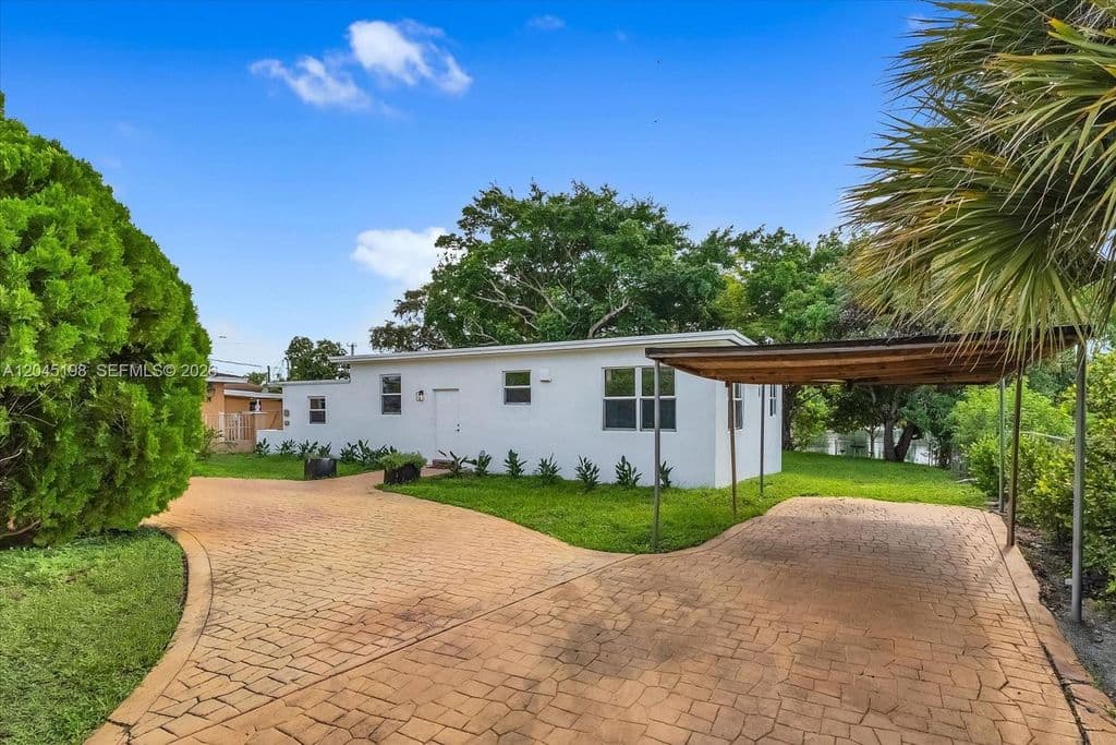 3+1 Müstakil ev — 13415 NW 22nd Ave