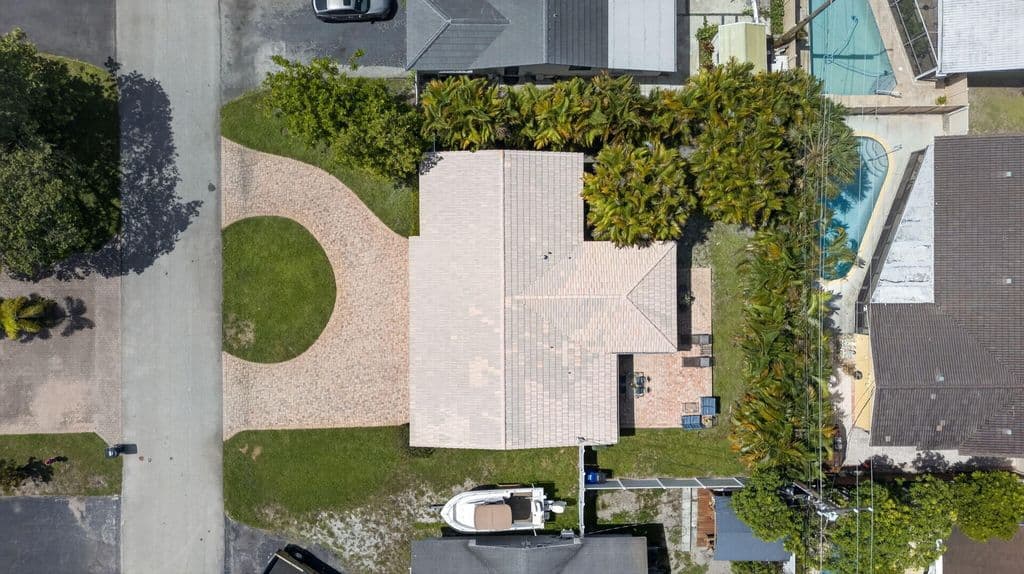 3-bedroom Single-Family Home — 4711 NE 18th Terrace