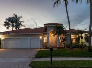 5-bedroom Single-Family Home — 2557 Jardin Ter, Weston, 33327