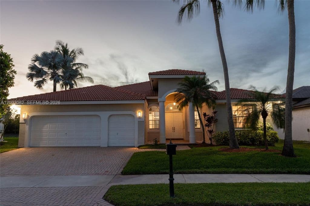 5-bedroom Single-Family Home — 2557 Jardin Ter