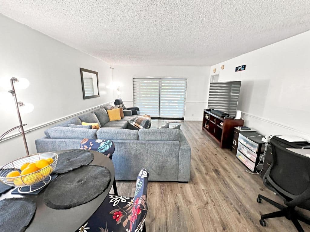 2-bedroom Condo — 6575 W Oakland Park Boulevard #101