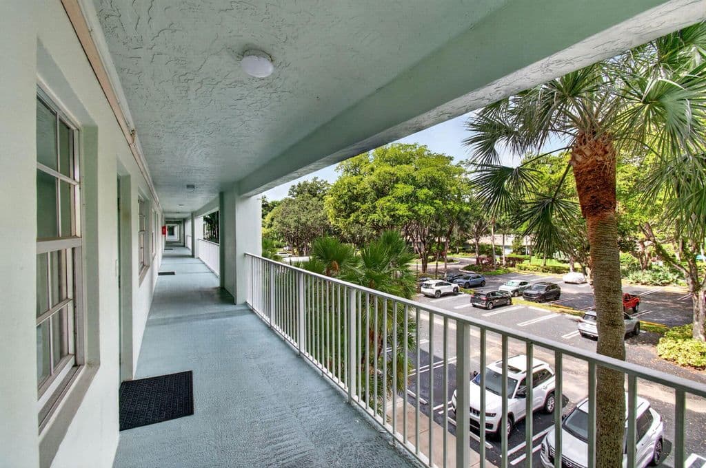 3-bedroom Condo — 802 CYPRESS GROVE Lane #309