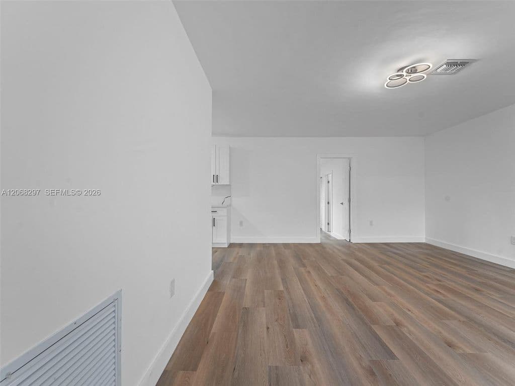 3-bedroom Single-Family Home — 14545 Garden Dr