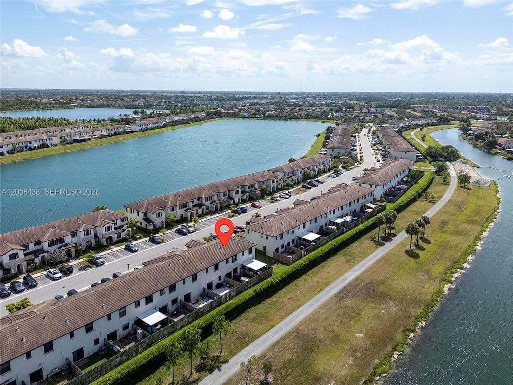 3+1 Mülk — 10085 SW 228th Ter