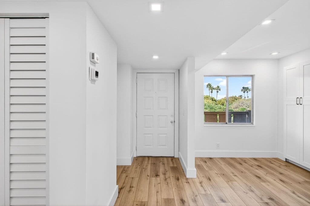 2-bedroom Condo — 14360 Strathmore Lane #406