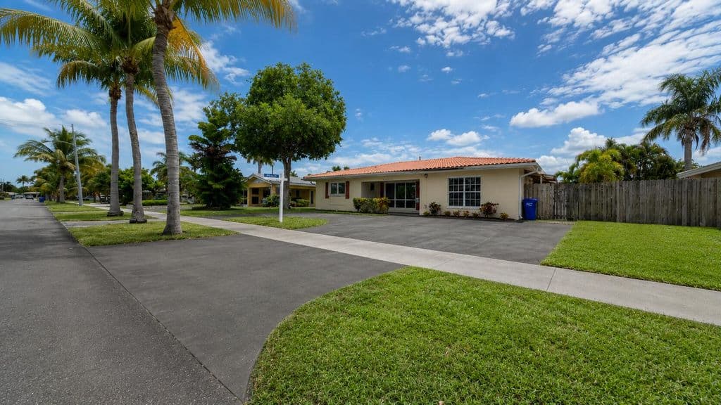3-bedroom Single-Family Home — 420 SE 4th Court