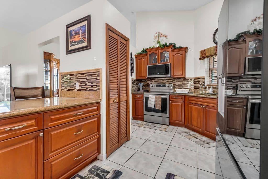 4-bedroom Single-Family Home — 7365 NW 54TH Court