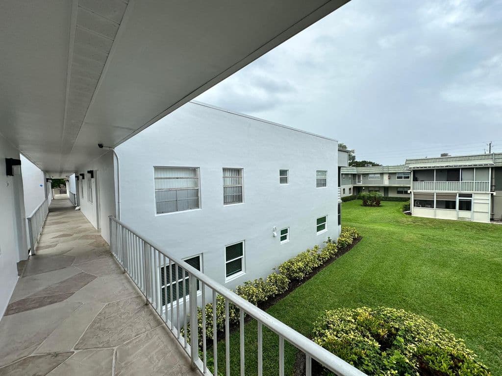 2+1 Condo — 811 Flanders Q