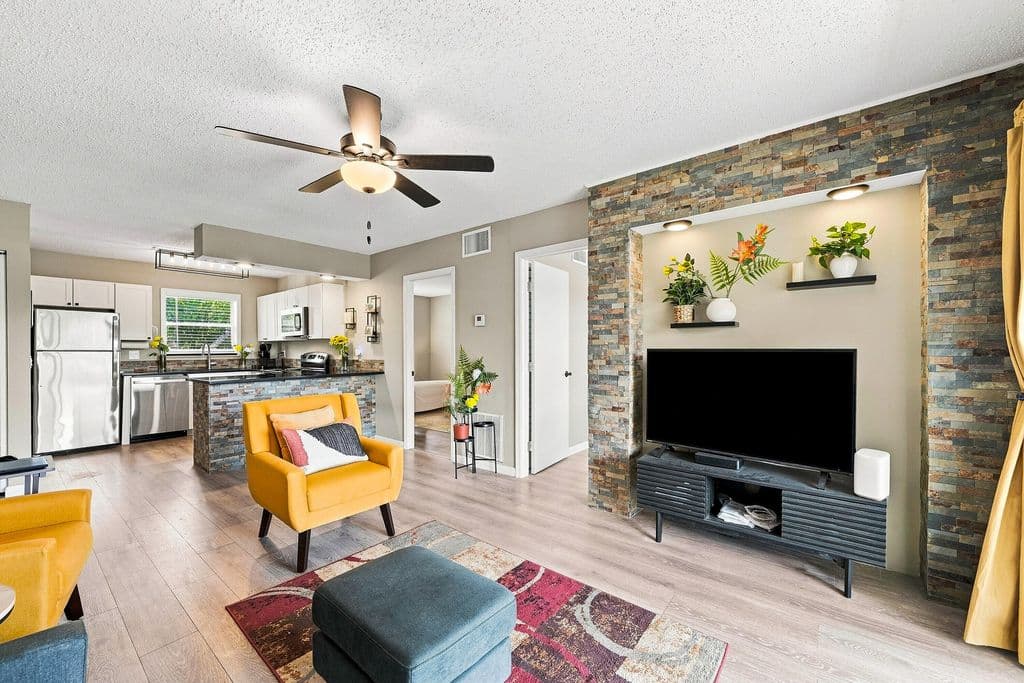 2+1 Condo — 198 Lake Frances Drive