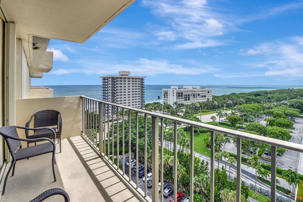 2+1 Condo — 2121 N Ocean Boulevard #1405e