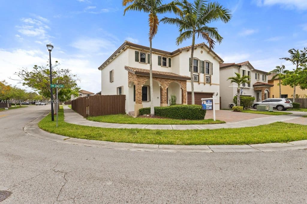 4-bedroom Single-Family Home — 11497 SW 242nd St