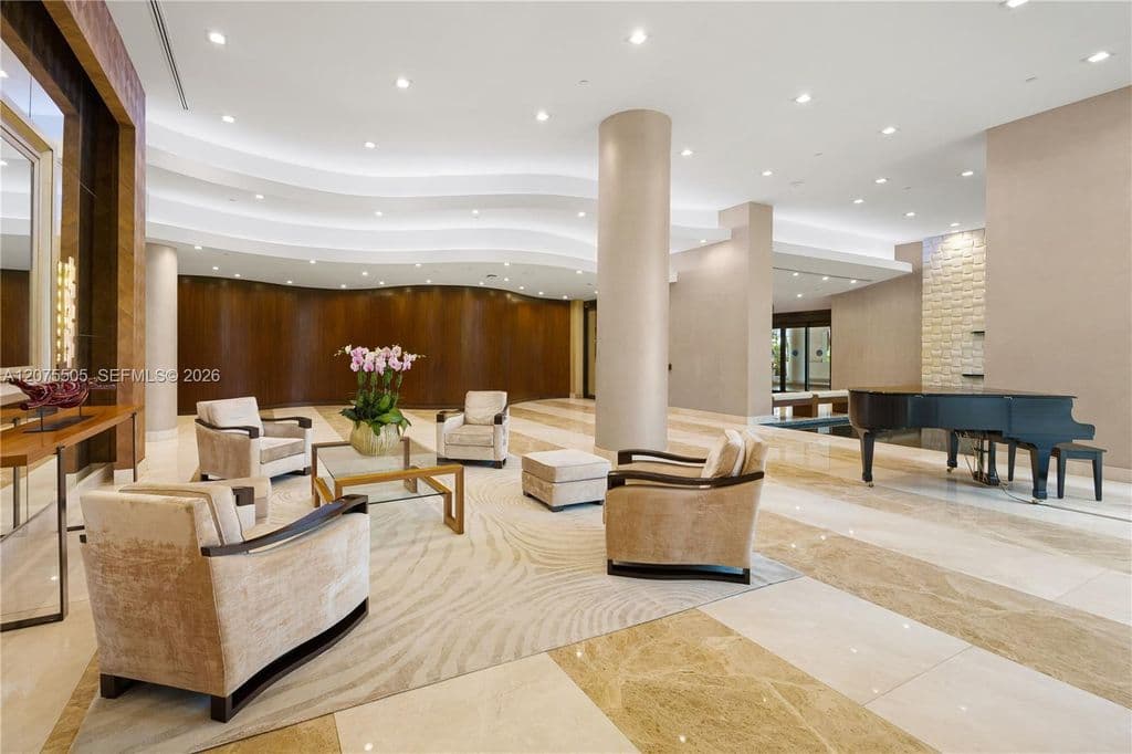 2-bedroom Condo — 19667 Turnberry Way APT 3F