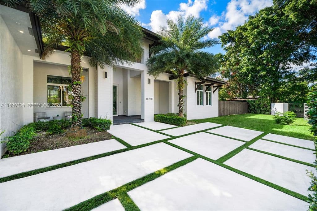 5+1 Müstakil ev — 10250 SW 135th St