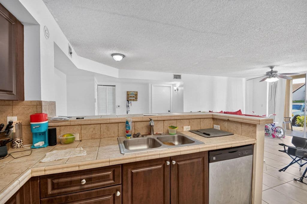 2+1 Condo — 1733 Village Boulevard #105