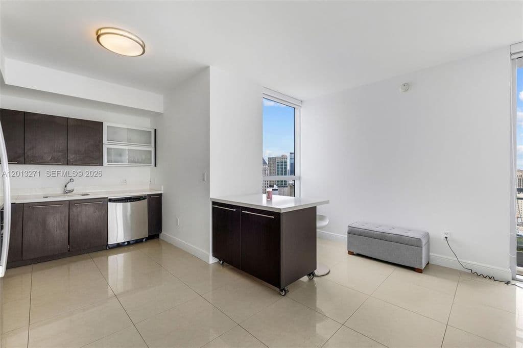 2-bedroom Condo — 90 SW 3rd St APT 2504
