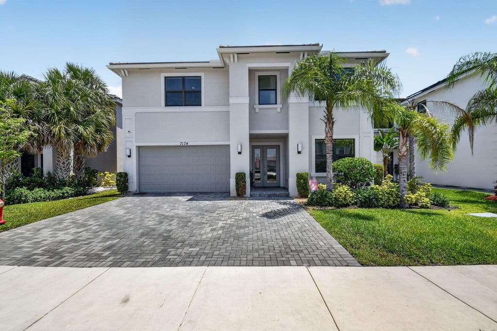 5-bedroom Single-Family Home — 7174 Villamar Way