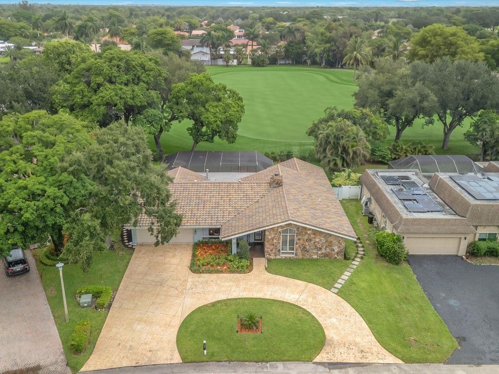 4-bedroom Single-Family Home — 9651 CONCH SHELL Manor