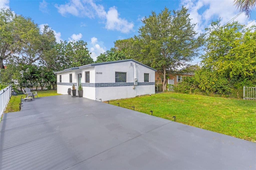 3+1 Müstakil ev — 15100 NE 14th Ct