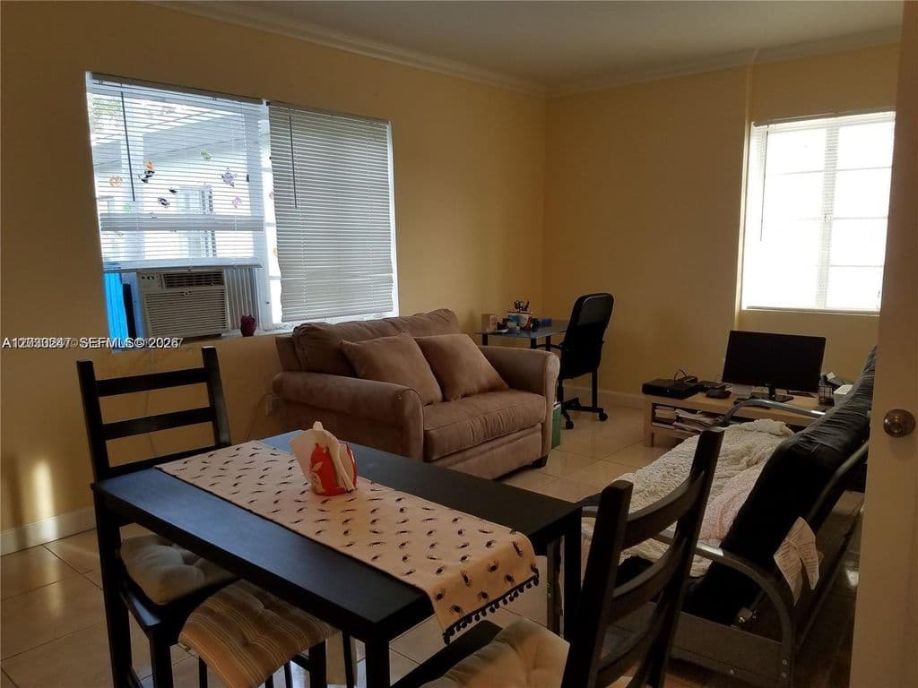 1+1 Condo — 8320 Crespi Blvd APT 11