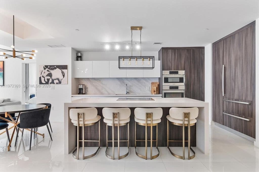 3+1 Condo — 851 NE 1st Ave Unit 1712