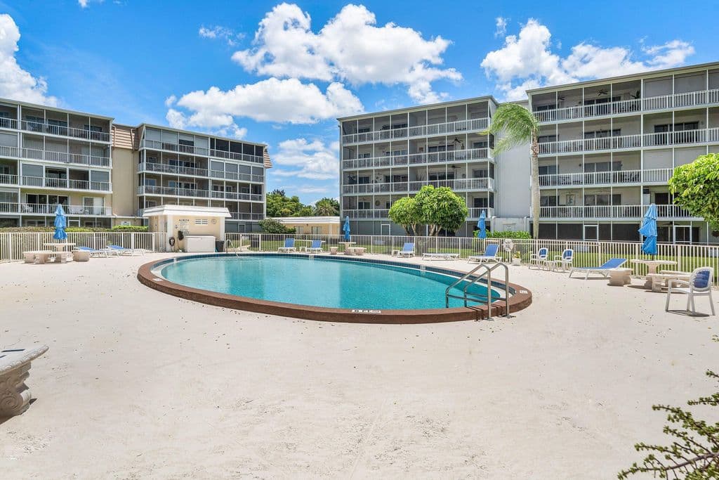 2-bedroom Condo — 250 John F Kennedy Drive #204