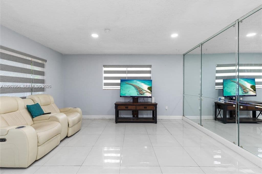 3+1 Müstakil ev — 1211 NW 179th St