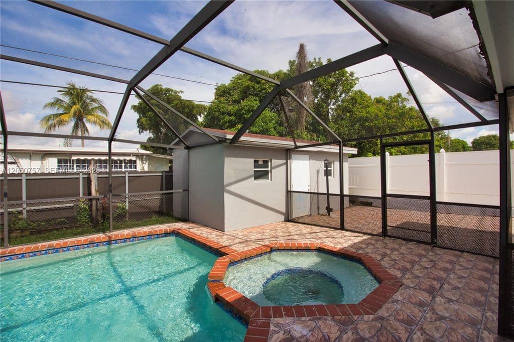 4-bedroom Single-Family Home — 19522 NW 37th Ct