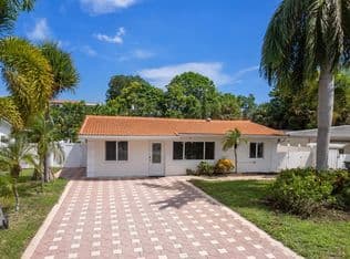 4-bedroom Single-Family Home — 319 SW 2ND Street, Boca Raton, 33432